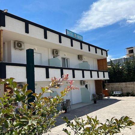 Hotel Seahorse Ksamil Exterior foto