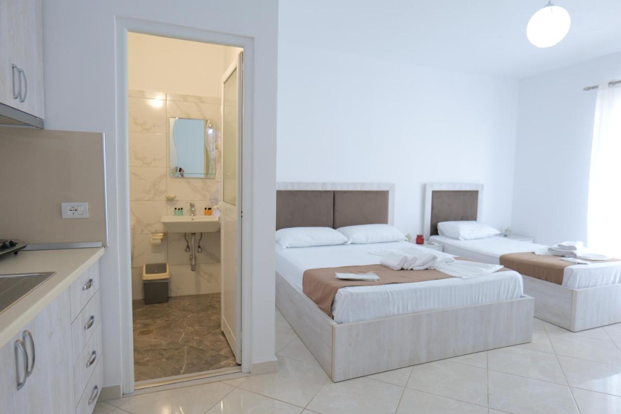 Hotel Seahorse Ksamil Exterior foto