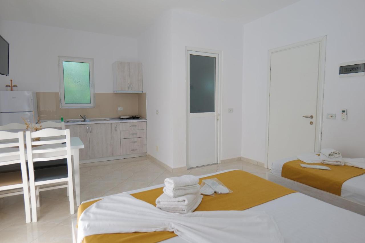 Hotel Seahorse Ksamil Exterior foto