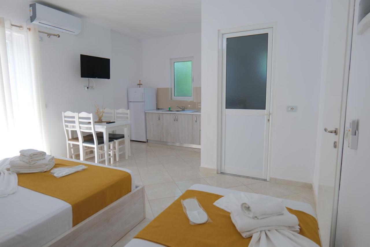 Hotel Seahorse Ksamil Exterior foto