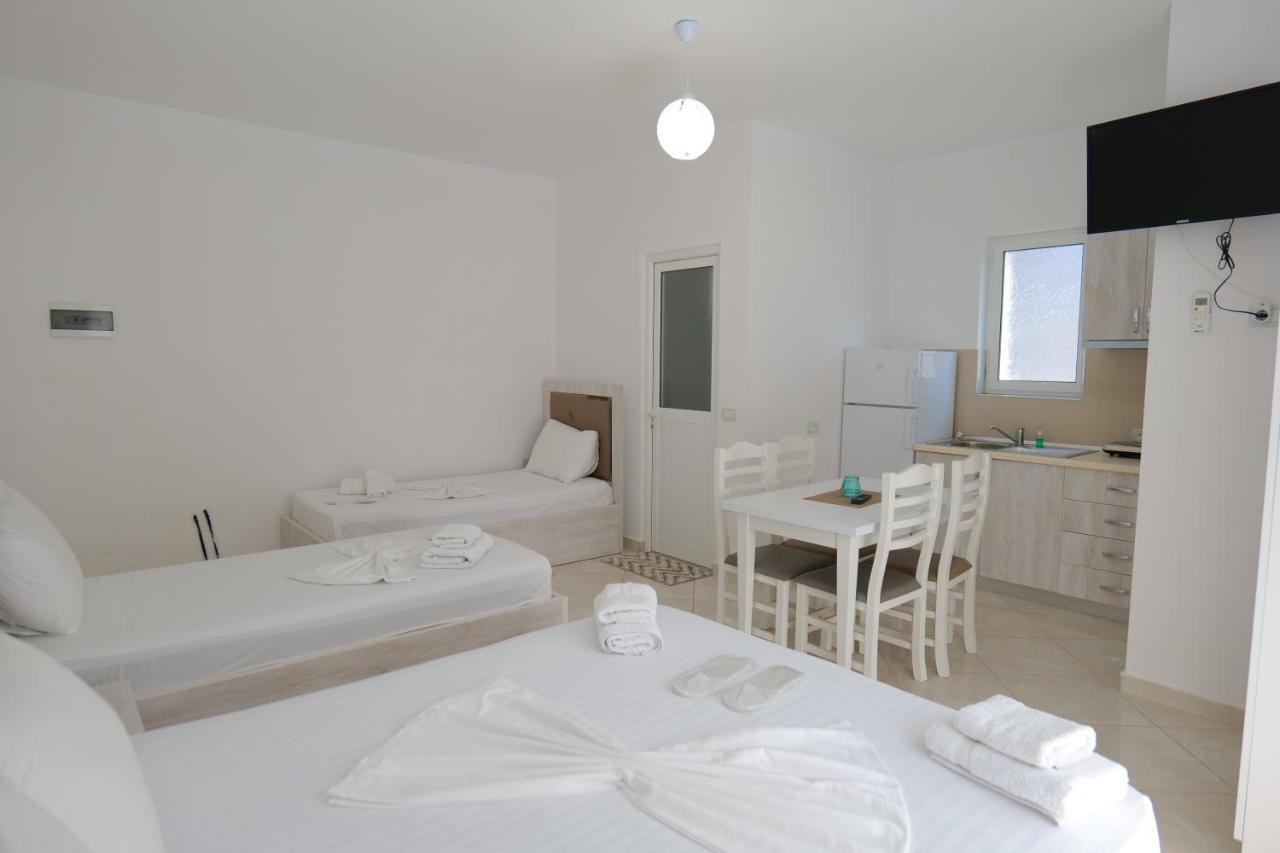 Hotel Seahorse Ksamil Exterior foto